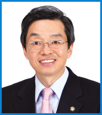 상임대표 김 현